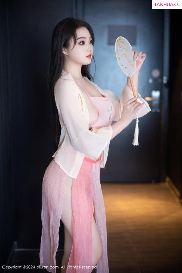刘一艳 刘紫妍 [XiuRen]高清写真图 2024.09.26 No.9211 潘多拉哦 美臀性感第3张图片